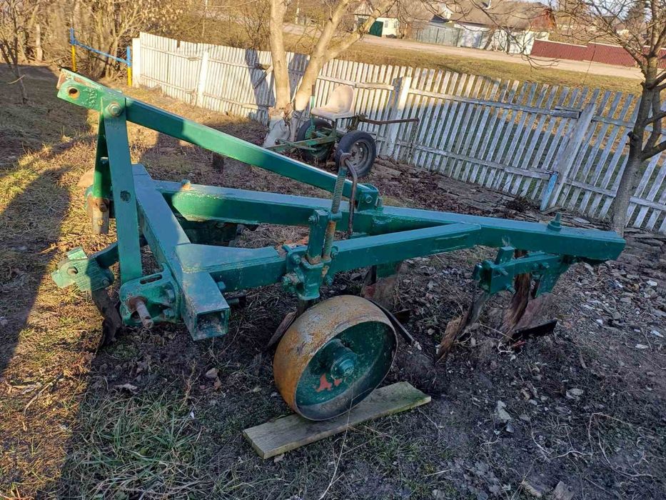 Плуг до трактора