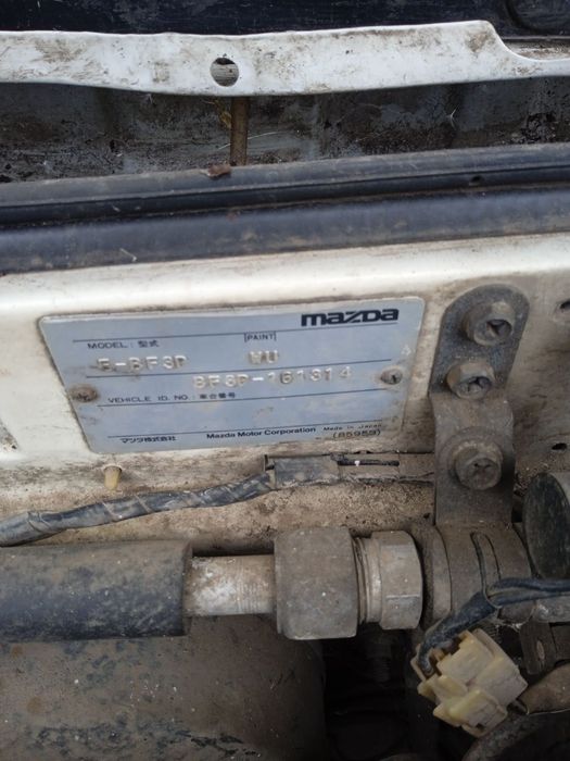 Продам мазду 323