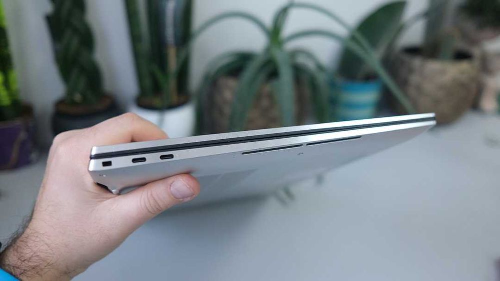 Dell XPS 17 9710  i9 -11900 H 32 gb  512  Rtx 3060 + intel UHD 17 FHD