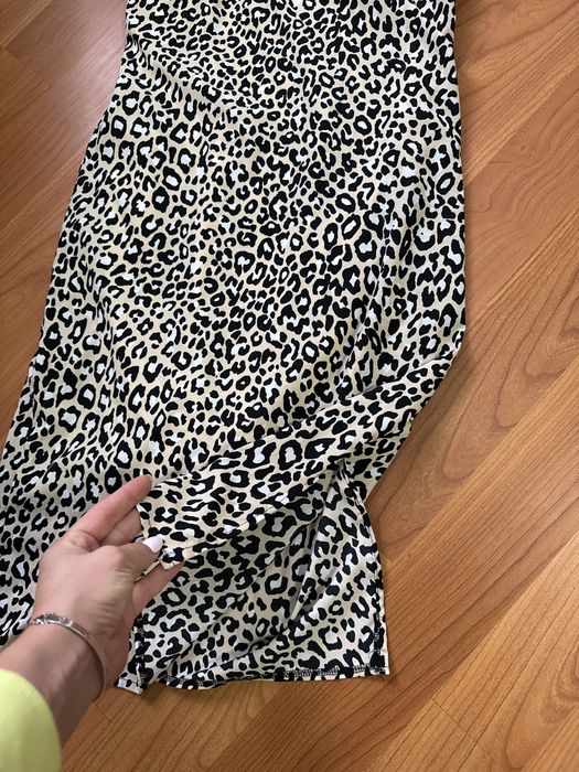 Сукня на бретелях леопард