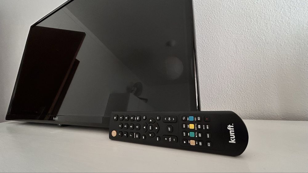 TV Kunft LED 32" HD - Modelo K4117H32H - Em excelente estado