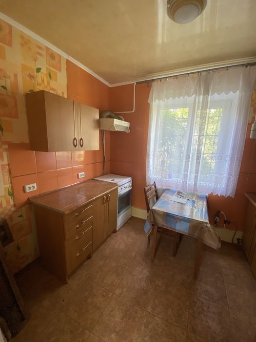 Продам 2-х кім, квартиру по вул. Лісна