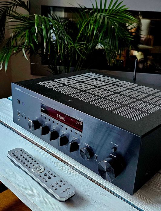 Yamaha R-N803D - amplituner sieciowy - idealny jak nowy