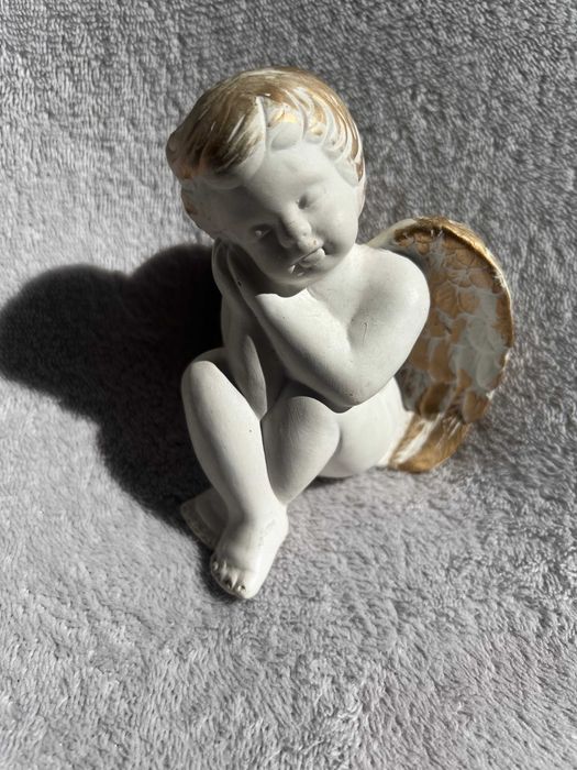 Aniołek z gipsu ceramicznego