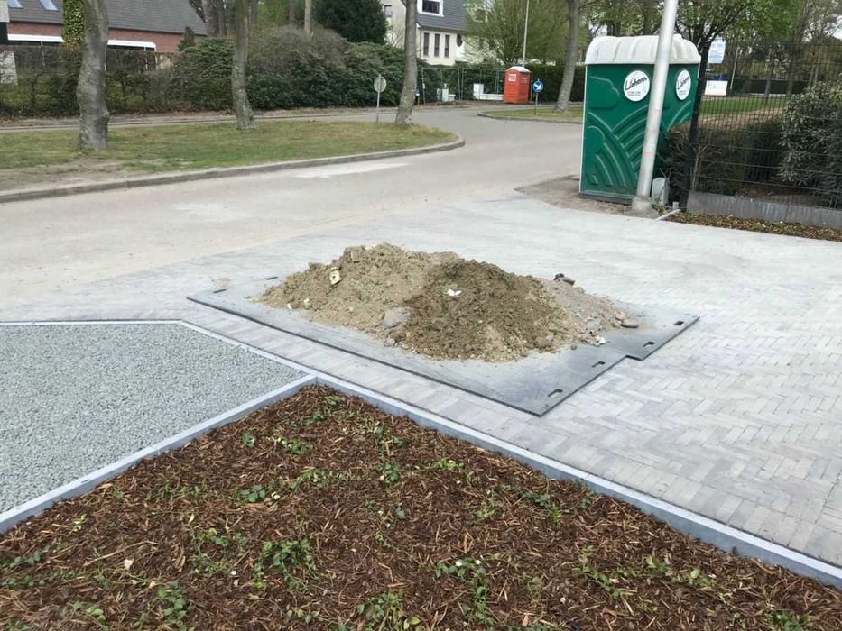 Płyty drogowe czarne