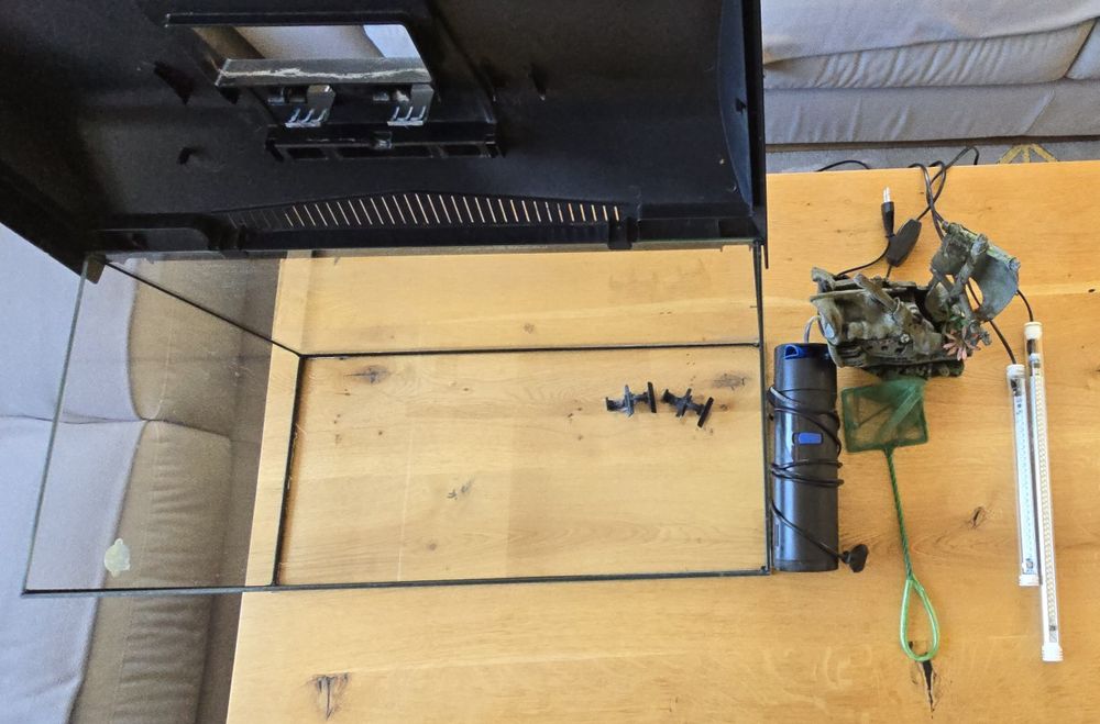 Akwarium i akcesoria z butla CO2