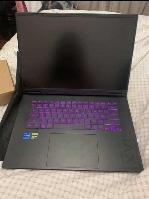 Portátil Gigabyte Gaming A16 CWH (2025) CTHI3PT894SD Black Steel