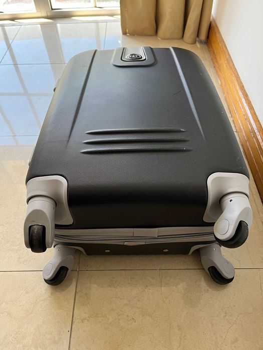 Mala Viagem Preta de Cabine - Trolley