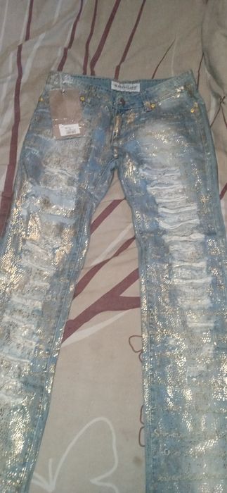 Продам новые джинсы