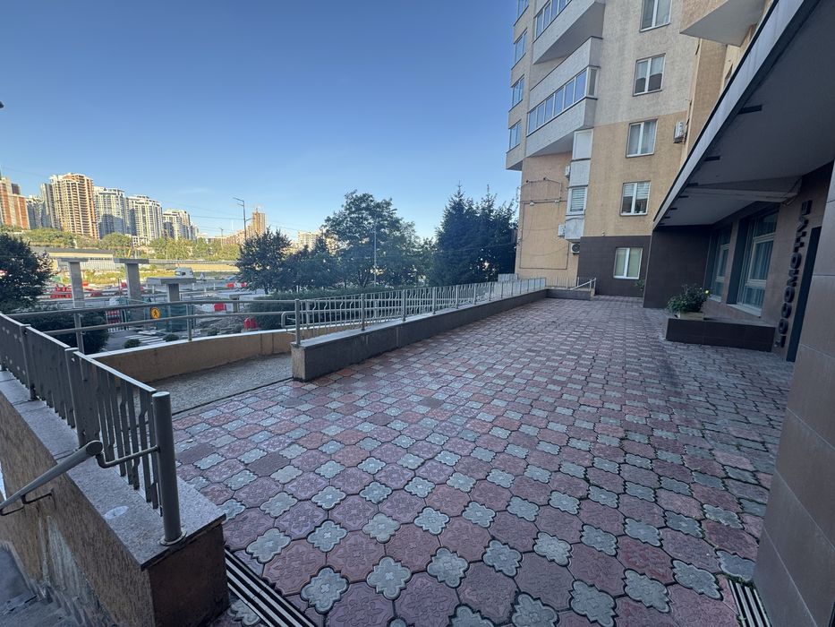 Продаж 2 кім. 65 кв.м Саперно-Слобідська 22