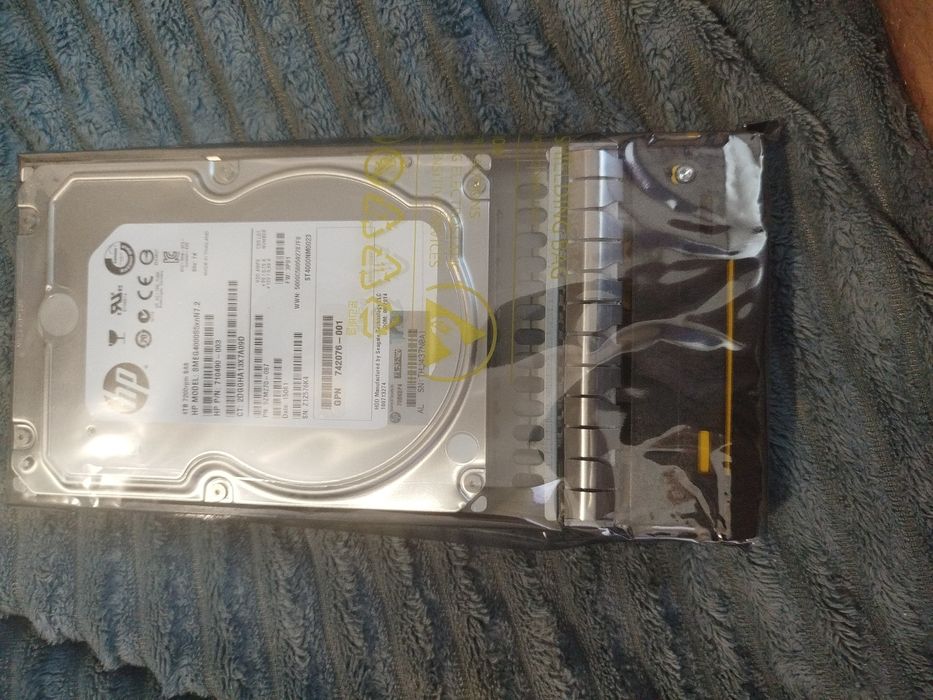 Жесткий диск для сервера HP 4 тб SAS 3.5 7.2к и  HP 600gb SAS 2.5 3PAR