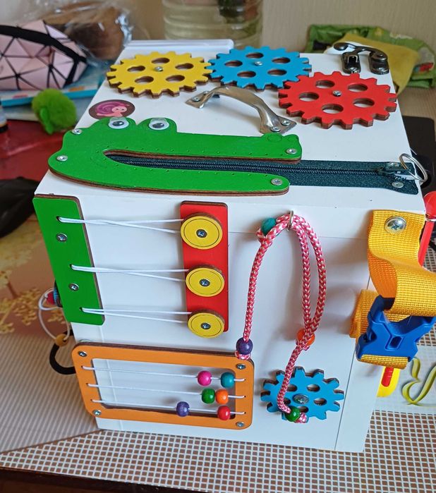 Бізікуб для дітей