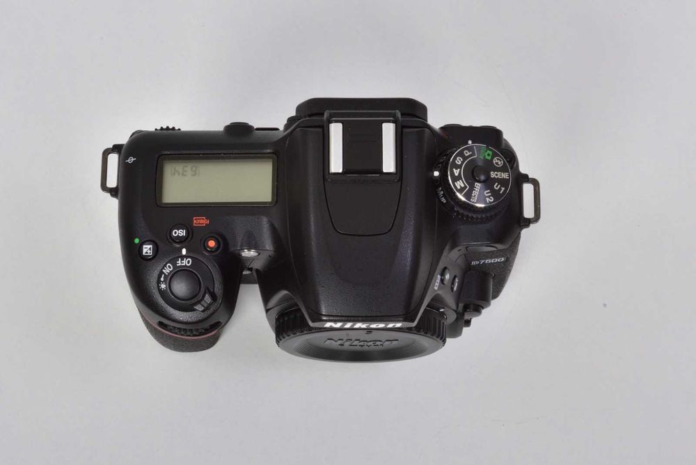 NIKON D7500 wykonał 9.718 zdjęć JAK NOWY