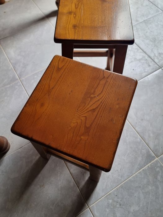 Mesa com granito, bancos