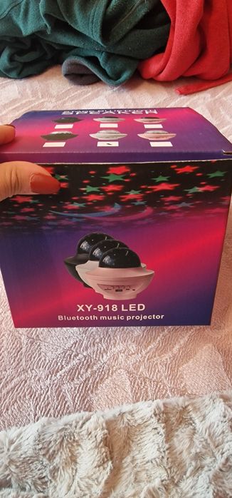 Coluna de som e de luzes