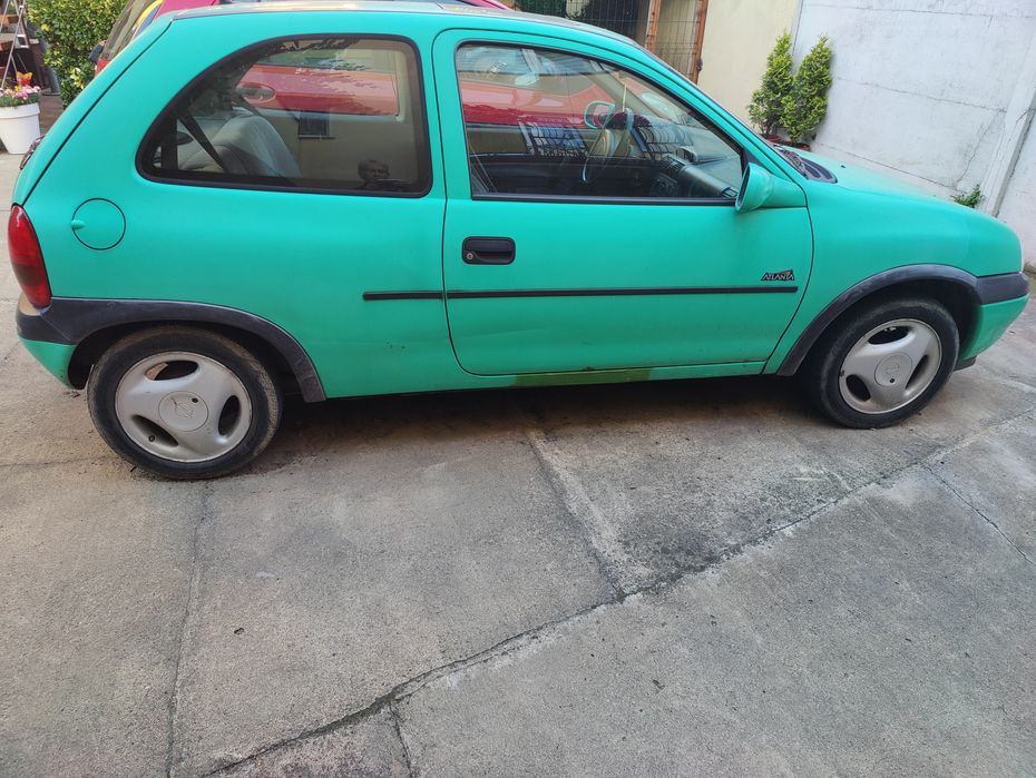 Opel Corsa 1,4 benzyna, szyberdach.