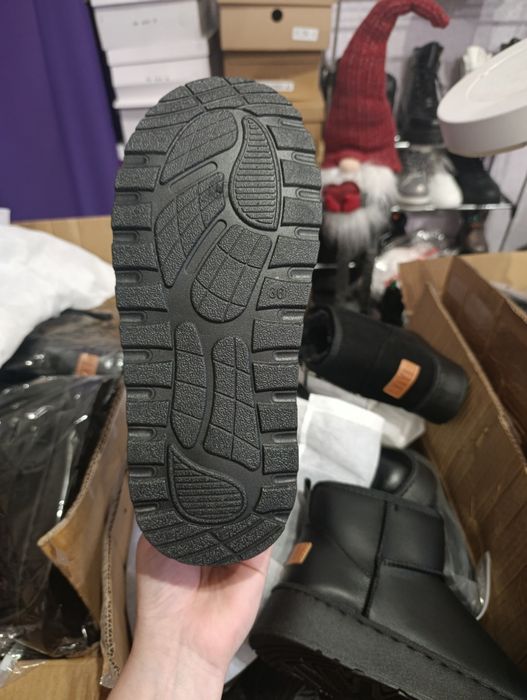 Уггі на липучках 37(23.5см) 39(24.5см) 41(25.5см)  чорні зимові