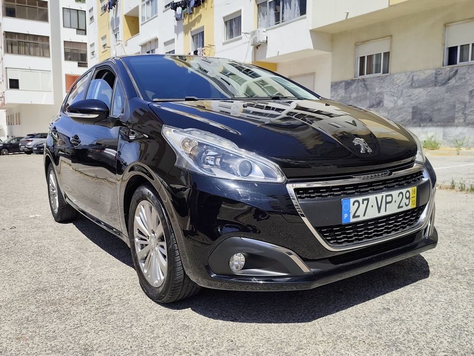 Peugeot 208 1.2 Signature 2018