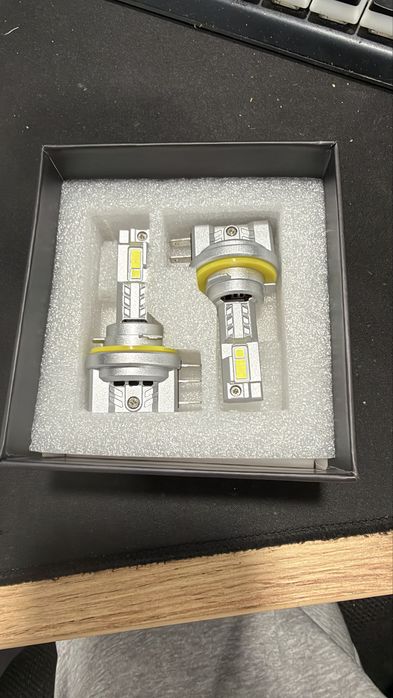 Żarówki LED AUXITO 30000LM H15