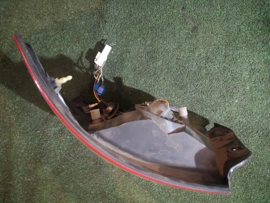 Toyota carina E lampa tylna lewa