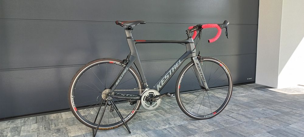 Rower szosowy kestrel carbon