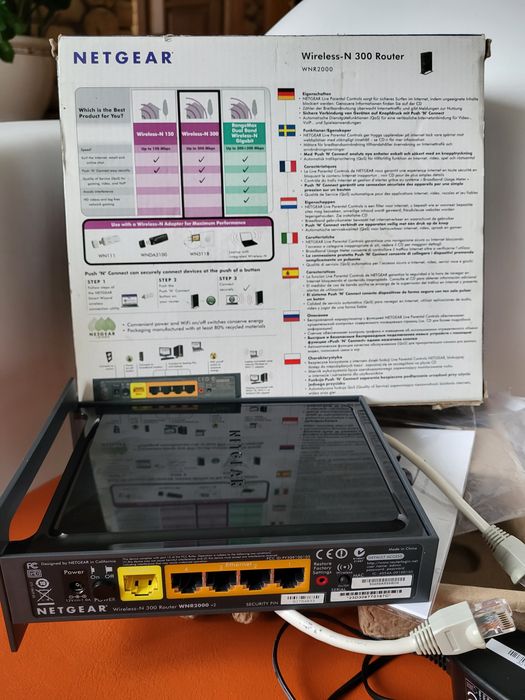 Роутер NETGEAR WNR2000 V2 Wireless N300