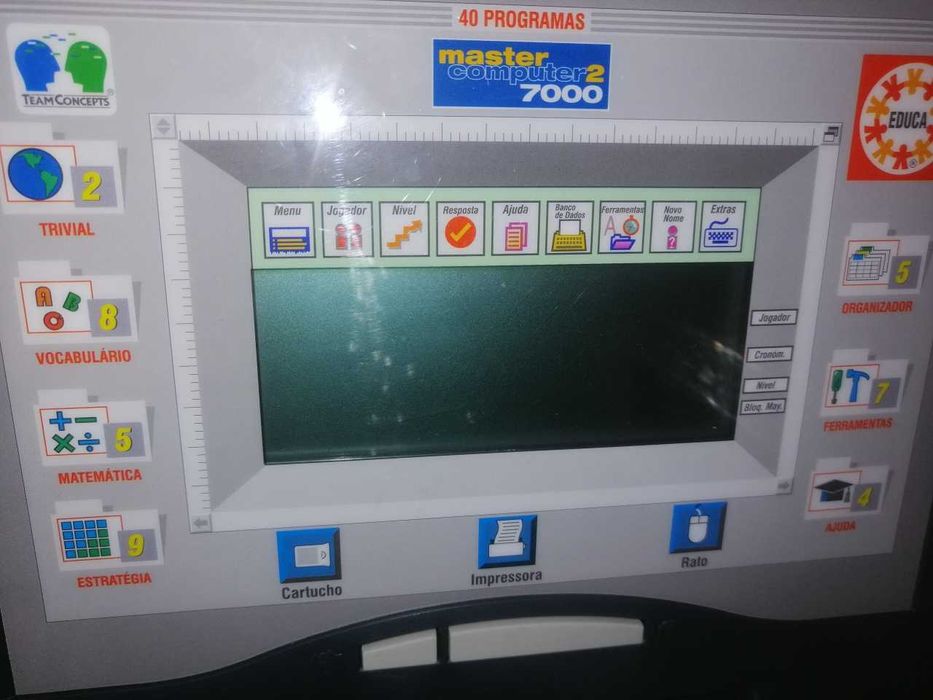 Computador didático para criança. Com rato.