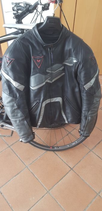 Blusão Dainese tamanho XL modelo R