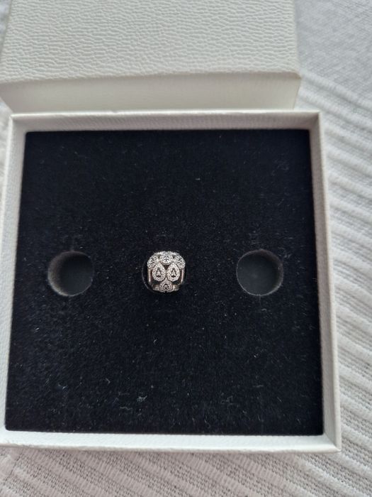 Pandora charms z cyrkoniami