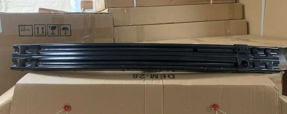 NISSAN KICKS Усилитель переднего бампера 2021 2022