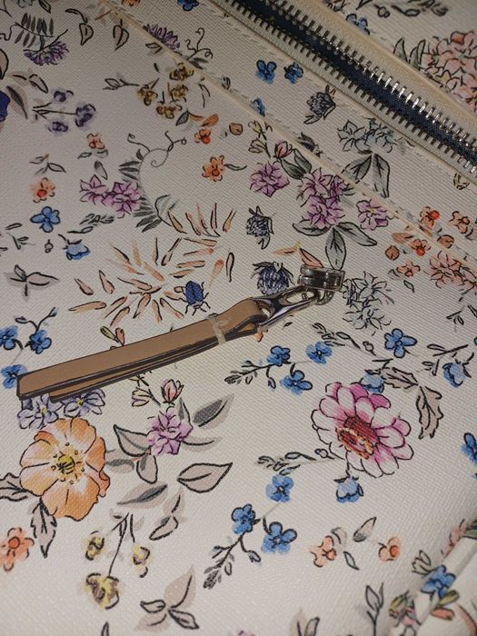 Mochila para portátil da Parfois com fecho avariado