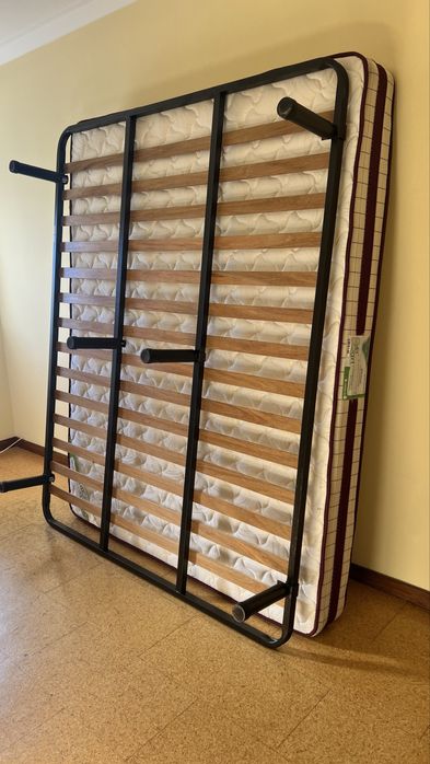 Cama de casal com colchao