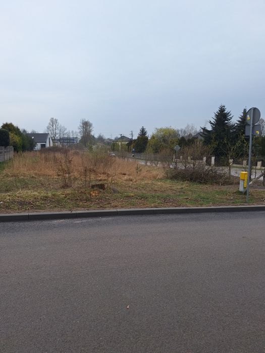 Działka z WZ w pierwszej lini.  Łazy.