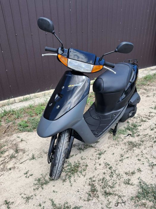 Suzuki let's із контейнера