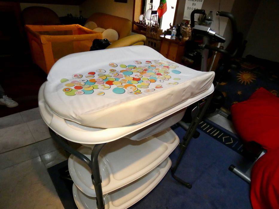 Banheira e muda fraldas -