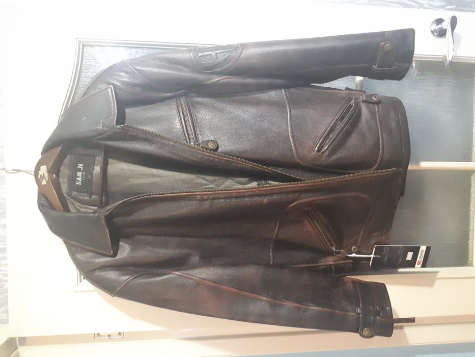 Кожаная демисезонная куртка HD