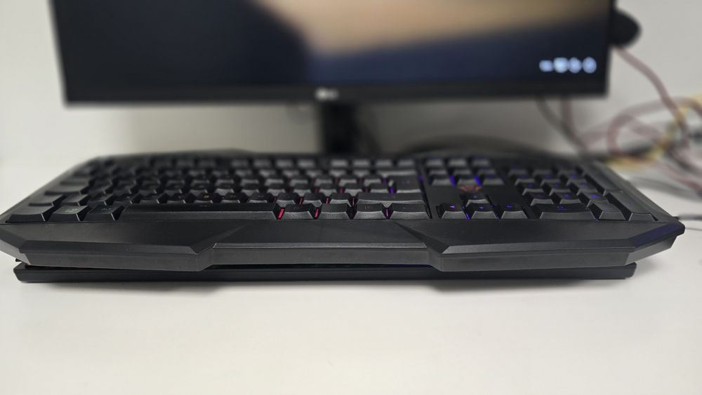 Teclado Gaming Trust GXT - Como novo