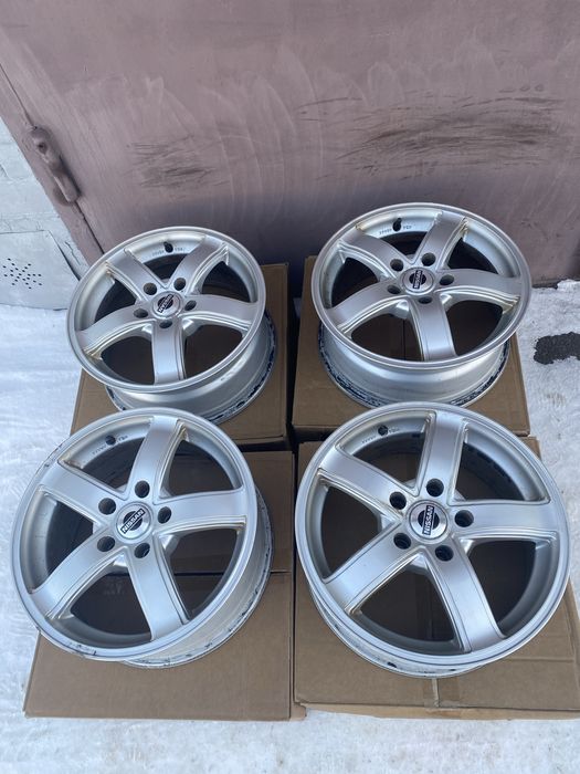 R16 5*114,3 et38 d66,1 Nissan leaf, qashqai, x trail