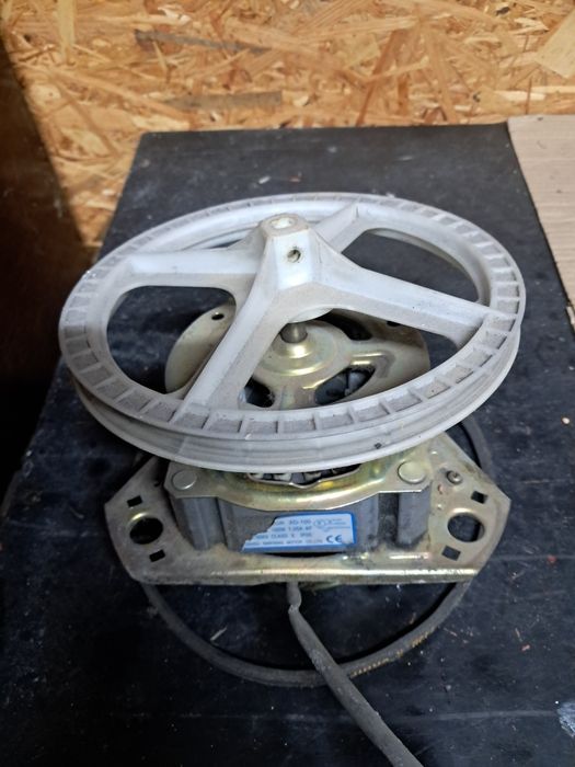 Двигарель со стиральной машины