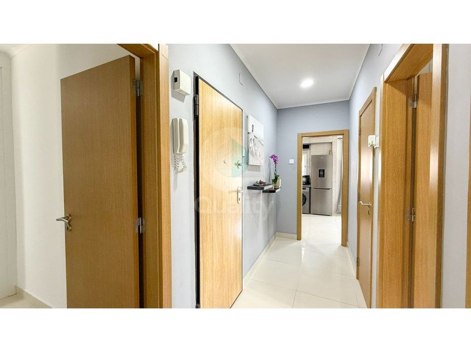 Apartamento T3 convertido em T2 na Verderena