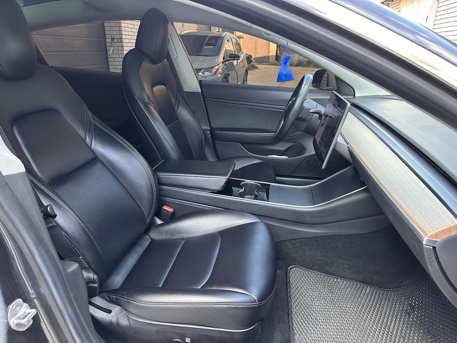 Tesla model 3 long range