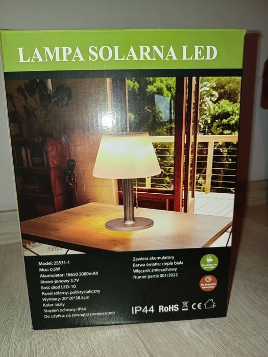 Lampa solarna LED