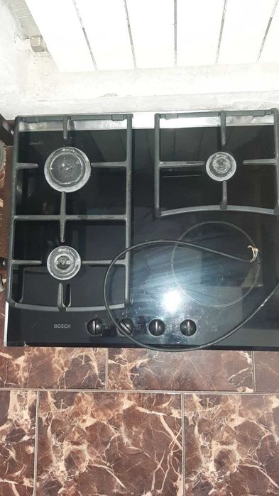 продам варочную поверхность фирмы Вош газовую и 1 электро