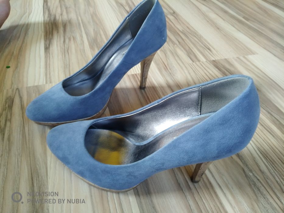 Buty na korku śliczne