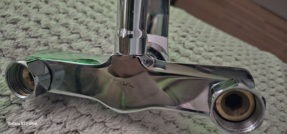 Bateria kranowa do ściany nowa