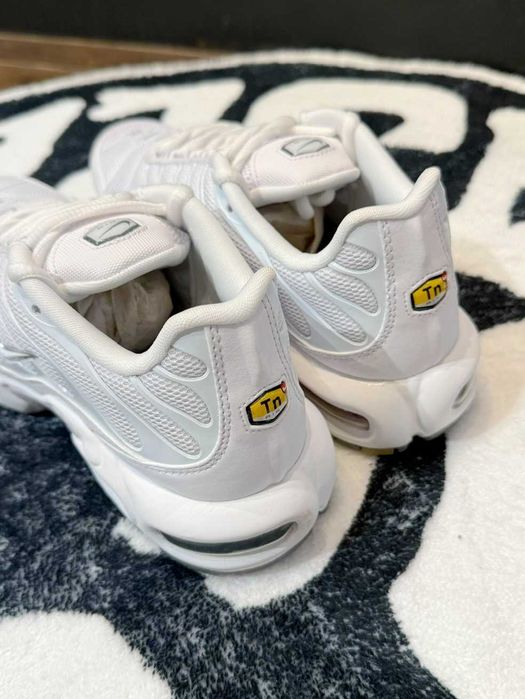 Buty sportowe Nike Air Max TN Plus White R.41