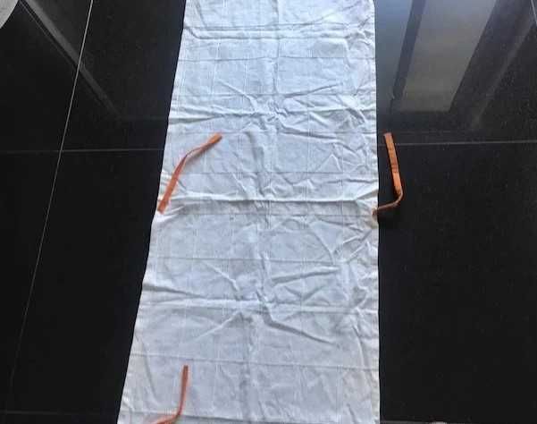 Estore Romano branco com tira cor de laranja