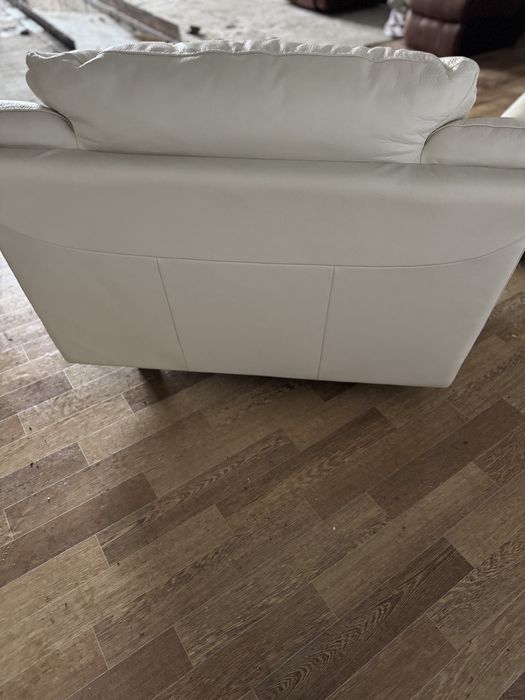 Диван та крісло шкіряні