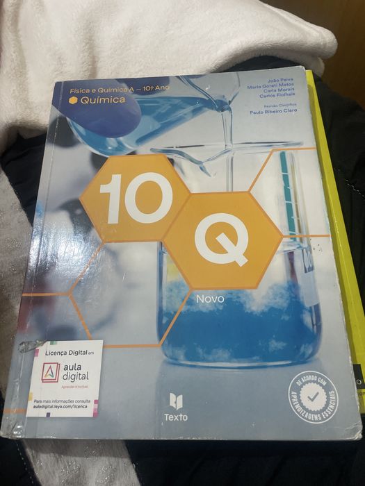 Livro de Física e Química de 10 ano