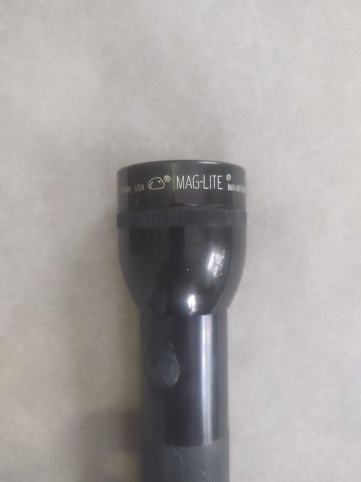 Фонарь-дубінка поліцейській!